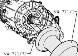 Removing the O-ring flange PTO / rear propeller shaft