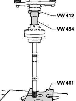 Pressing the inner hinge on a power shaft